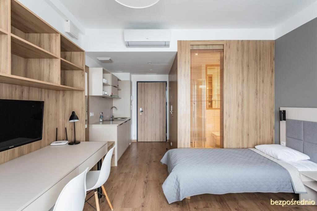 Apartament W Warszawie Dedykowany Parking Podziemny W Cenie, Wifi, Blisko Centrum New Apartment In Warsaw Finished To A High Specification Fitted Out To A High Standard On The 7Th Floor, Wifi, Underground Parking Price Included Exterior foto